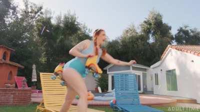 Oopsie! - Skate Squad - Siri Dahl, Emma Magnolia and Austin Spears