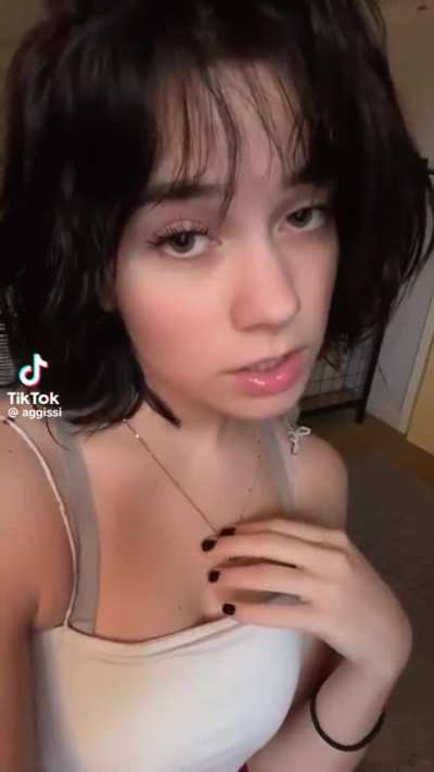 I want her to look at me like this 😍