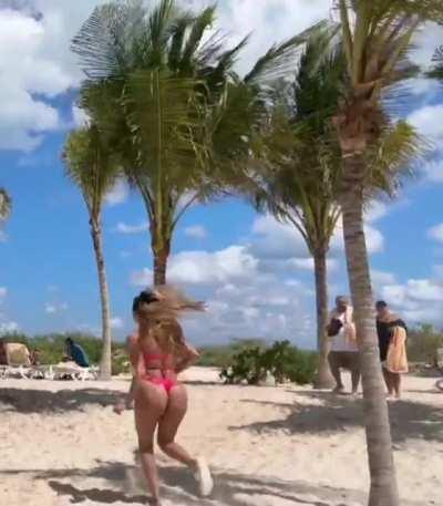 Tremendo culo gordo de Arigameplays