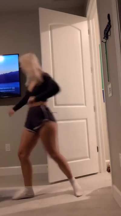 'it always be me at the parties' | Tiktok April 2020