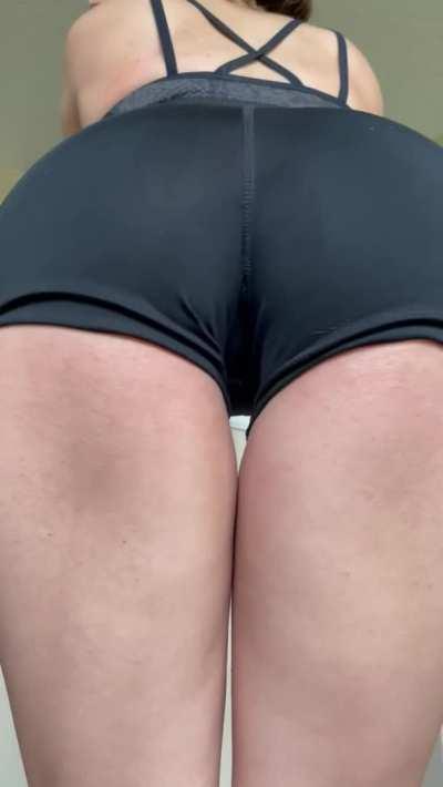 I love getting in a good sweat. Do you wanna watch me workout naked?