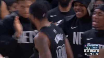 [Highlight] Royce O'Neale buries the triple to put the Nets up 2 against Golden State with 27.1 seconds left