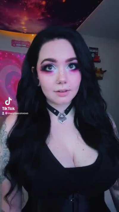 i really haven’t had any complaints tho 💗🖤