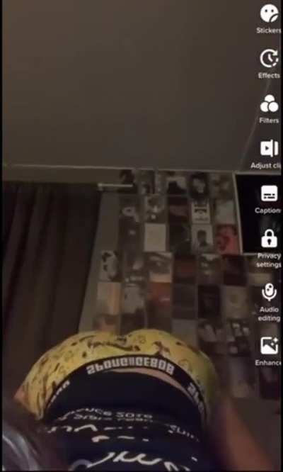 Teen girl bubbly farts