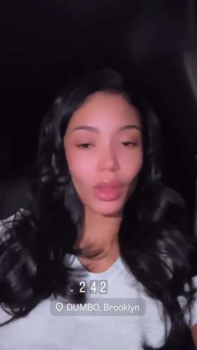 she know she sexy😩😩😩