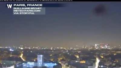 Asteroid explodes over Paris City (13-02-2023)
