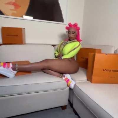 she finally moved her leg outta way