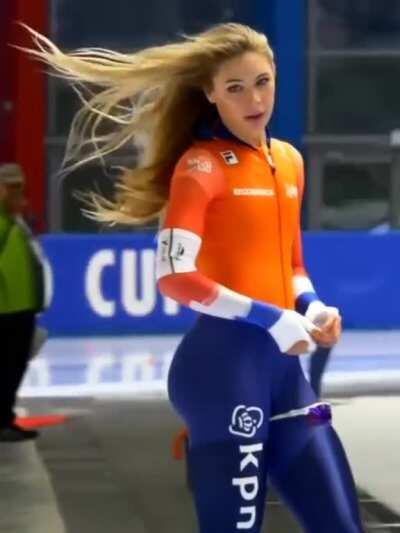 This gif of Jutta Leerdam