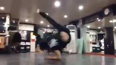 Just some normal breakdanci... what the hell did he just do!?