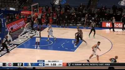 [Highlight] Kawhi spins past THJ and throws it down