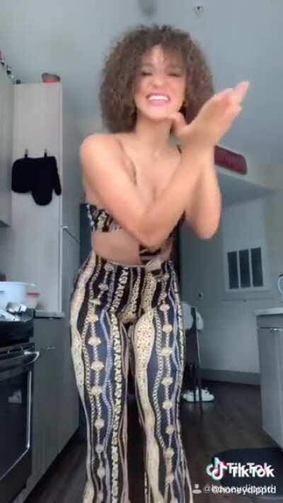 Wow So Beautiful 😱🤤🍑