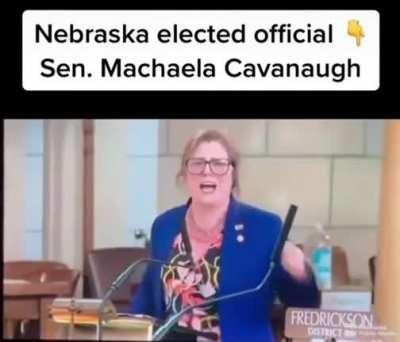 ⚠️ Danger a white liberal woman is having a tantrum 😬