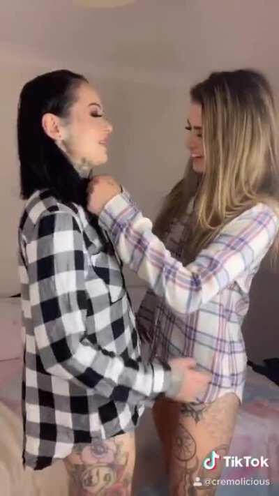 Comfy > Captivating with @cremolicious & @jackellovesyou