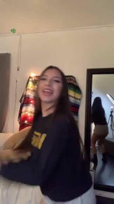 Leslieaq_Tiktok - Video #3116