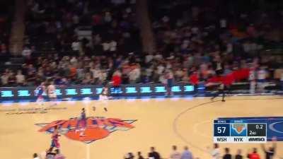 [Highlight] Kemba Walker hits the tough floater to end the first half with 27 points, 22 in the 2nd quarter.