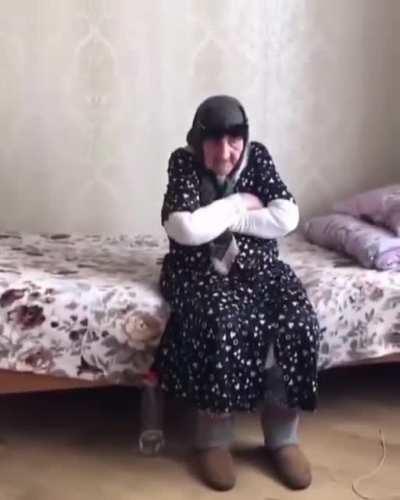 Kaanflix izleyen babanneler be like 😎✌🏿