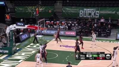 [Highlight] Bryn Forbes hits the tough corner 3