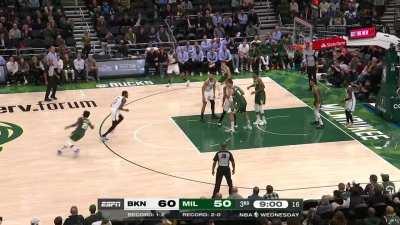 [Highlight] Ben Simmons passes up the shot instantly again but comes up with better results courtesy of Kevin Durant