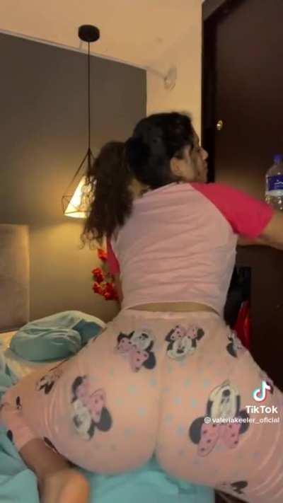 valeriakeeler_oficial