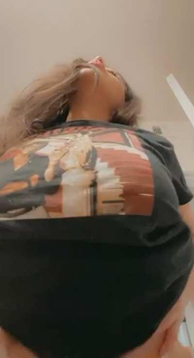 Do you like natural squishy DDD’s on a 5’1 frame?