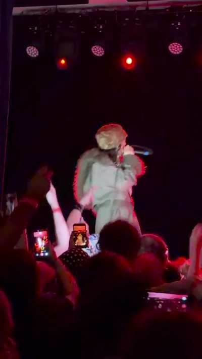 Evanora performed Dibiyu on tour w/ Elias
