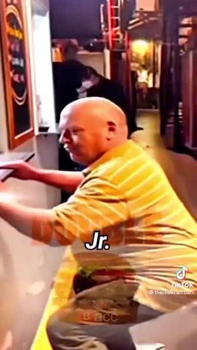 Waltuh likes whopper whopper