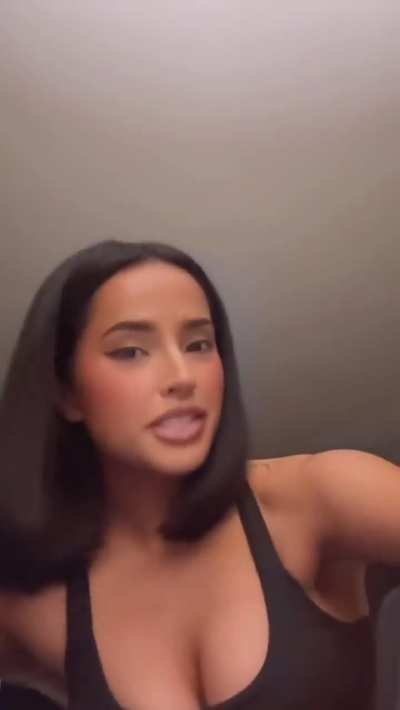 Becky will be performing at the ‘Premio Lo Nuestro’ awards tomorrow in Miami