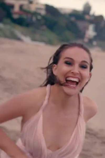 At the beach. [x-post from /r/CasualJiggles]