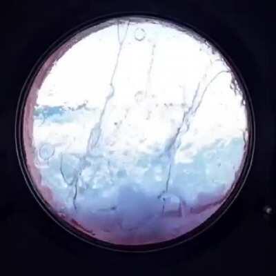 Вид из иллюминатора круизного лайнера. Будто переход в другое измерение.