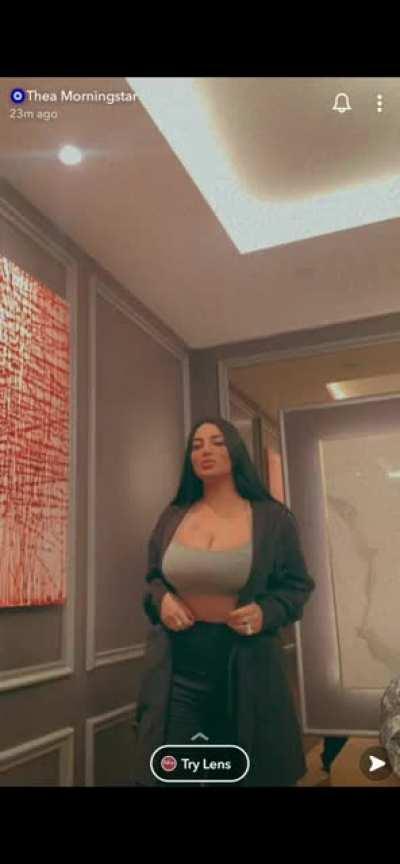 Bombshell Mathira 🥵🥵