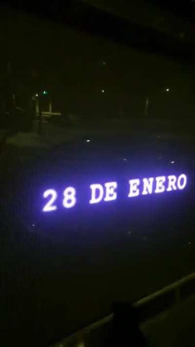 Un amigo recontra drogado nos mando esto por whassap y lo tuvimos que ir a buscar. Estuvo una hora parado flasheando que lo llamaba la matrix.