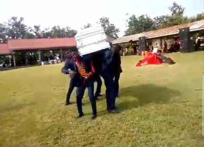 I refuse to pay for this kind of service