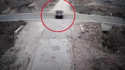 Too much empty road is also dangerous!