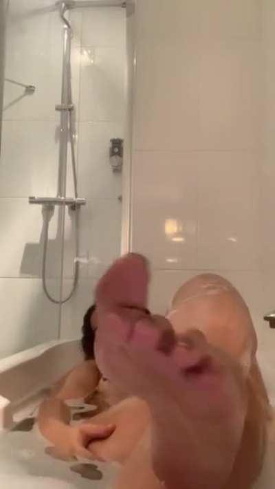 Can I rub my feet on your face? 😍