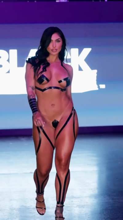 Emily Rinaudo - Texas Swim Week 2024