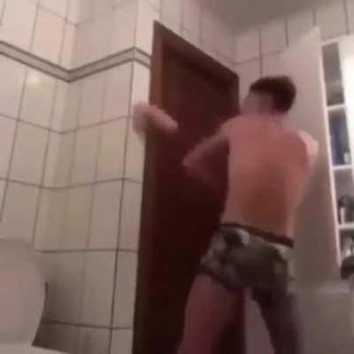 Mucalol treinando nas horas vagas pra dar uma pau no matta