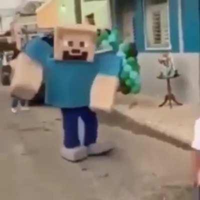 Todos do chat convidados mas só entra com presente