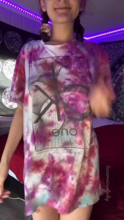 I love taking my shirt off with just a snap 😝