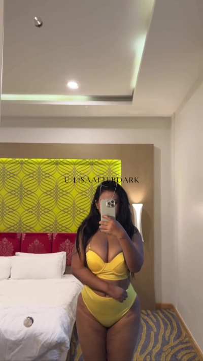 Indian MILF in yellow