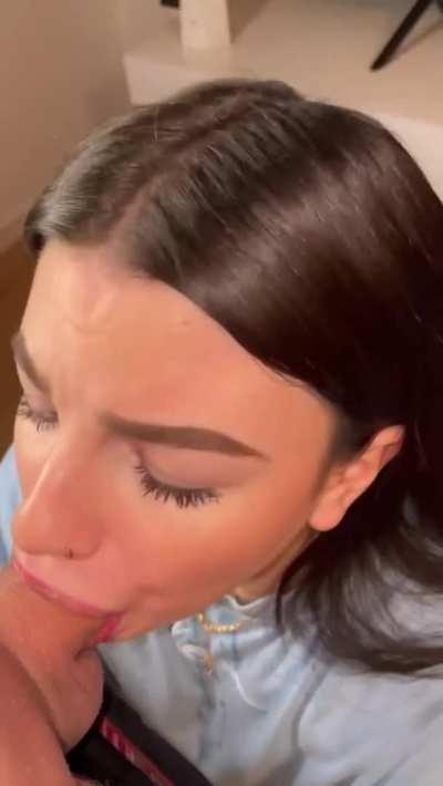 I love sucking beautiful dicks