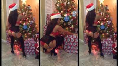 Vida Guerra Christmas Twerk