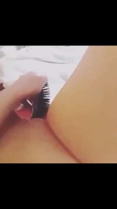 Her hairbrush video y’all wanted