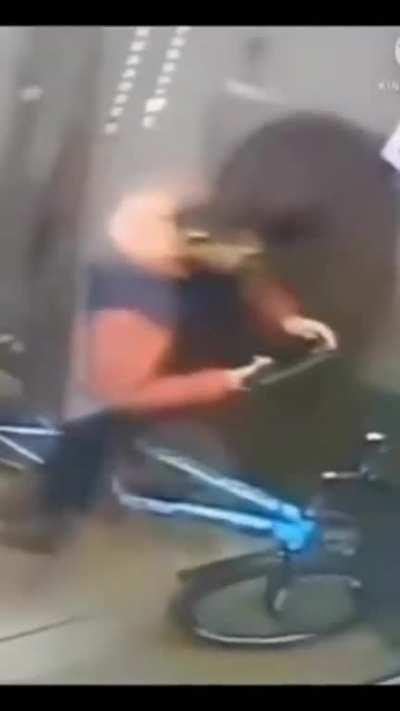 Little kid shoots gun in elevator