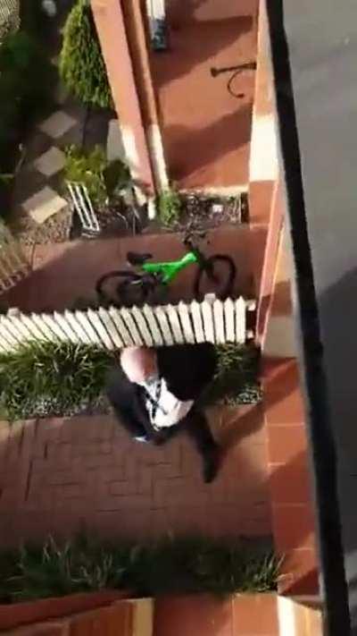 Australian man gets door busted down for sharing post on facebook