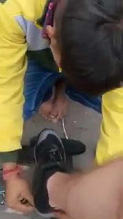 Title Foreigners Ko Loot Raha Hai