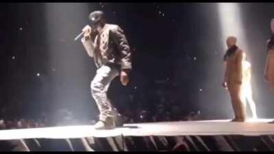 Kanye alto grande 😤