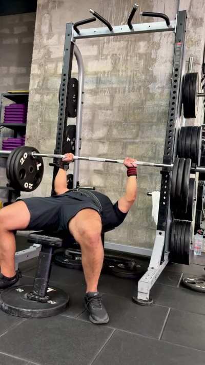 3 Plates Chaotic bench press