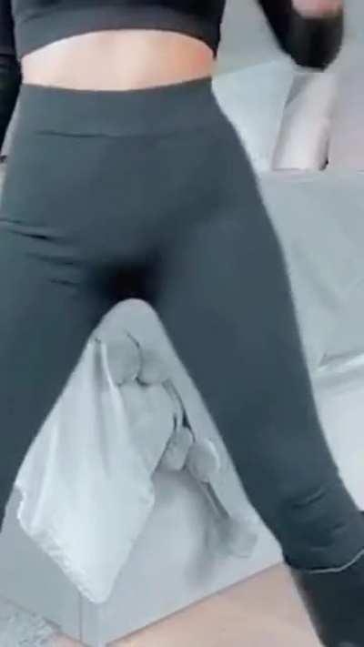 Miren su panocha y su enorme culo hermoso