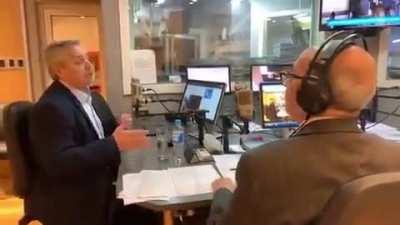 Grabelo, lo va a guardar de recuerdo,... por que el que miente es Macri