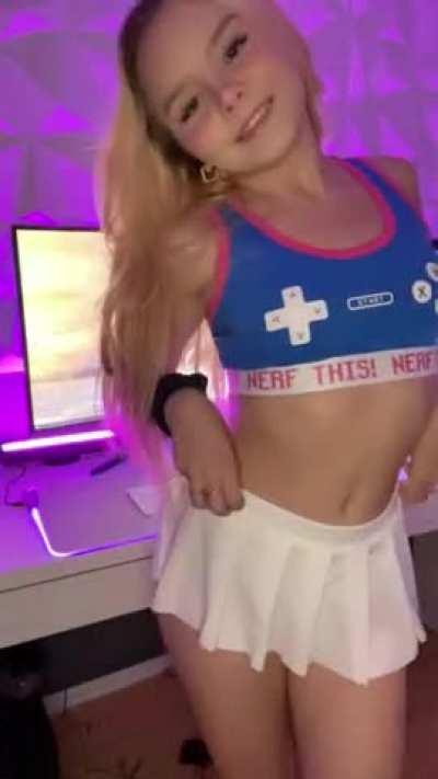 fresh 18 and just wanted to share some content here